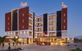 Comfort Inn , Statue Of Unity