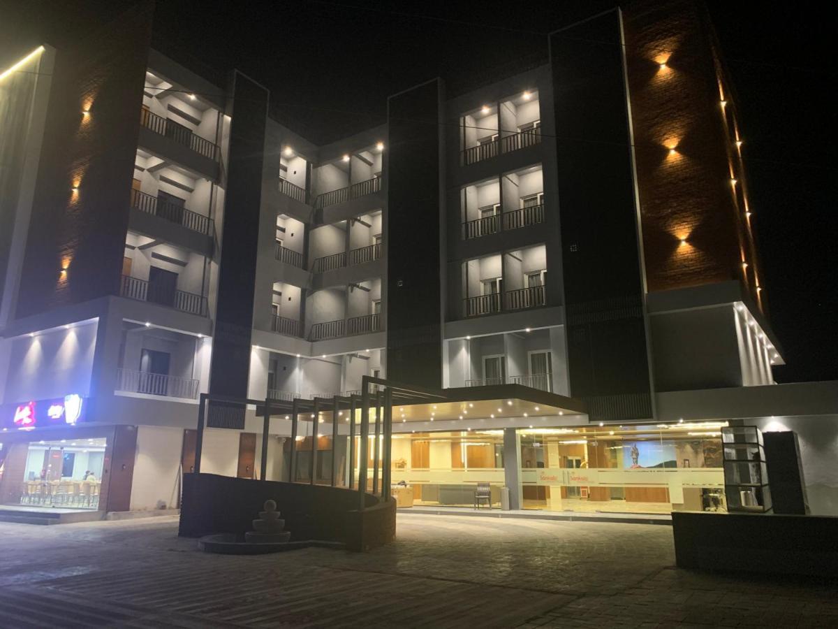 Comfort Inn , Statue Of Unity Kevadia Exterior photo