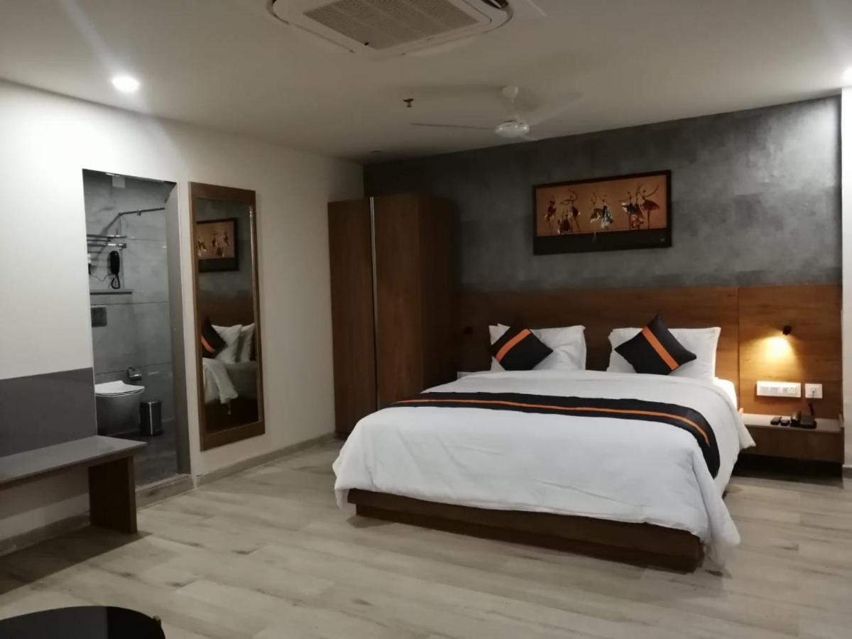 Comfort Inn , Statue Of Unity Kevadia Exterior photo