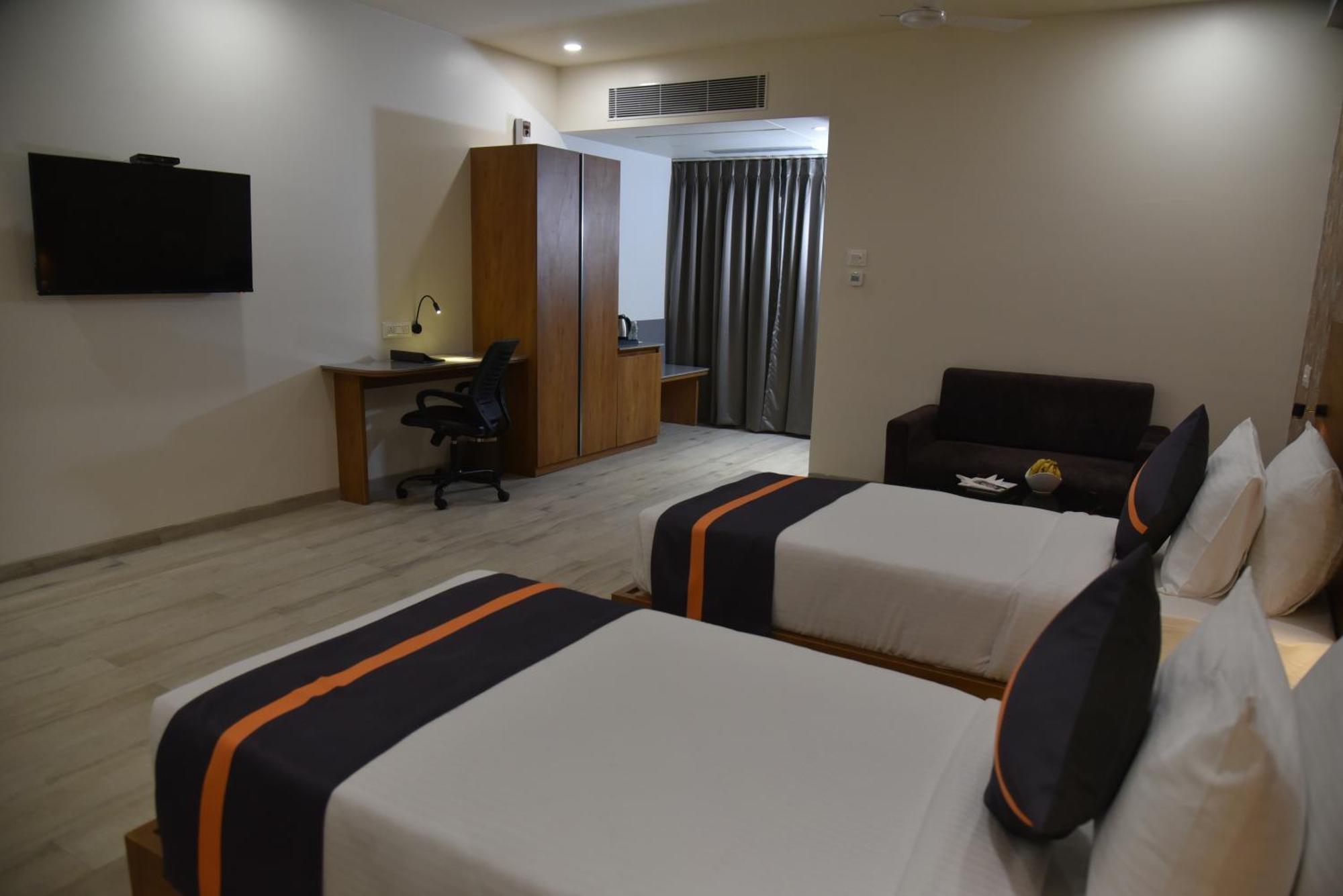 Comfort Inn , Statue Of Unity Kevadia Exterior photo